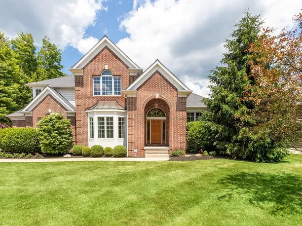 7233 Castle Pine Dr, Solon, OH 44139