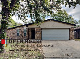 4701 Crestmont Ct, Arlington, TX 76017
