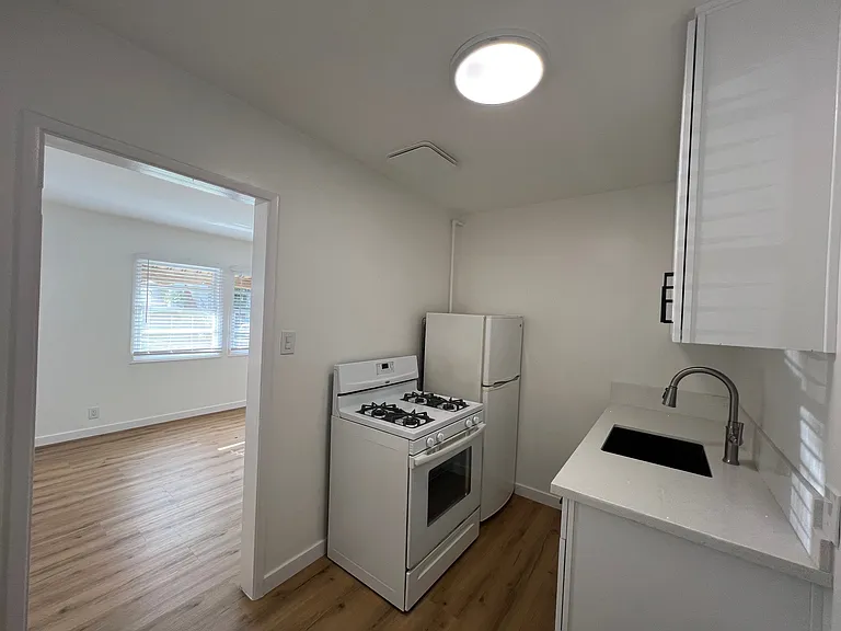 75 Granada Ave #A — Photo 11