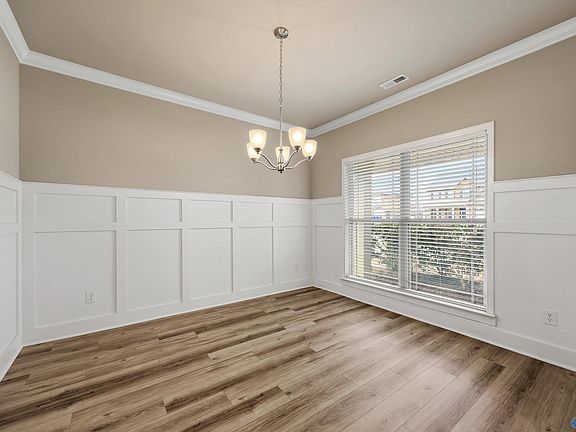 5th image of 247 Coral Ct