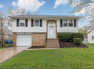 108 Villa Rd, Streamwood, IL 60107