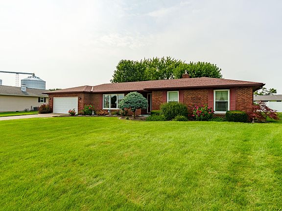 3rd image of 106 Karen Ct
