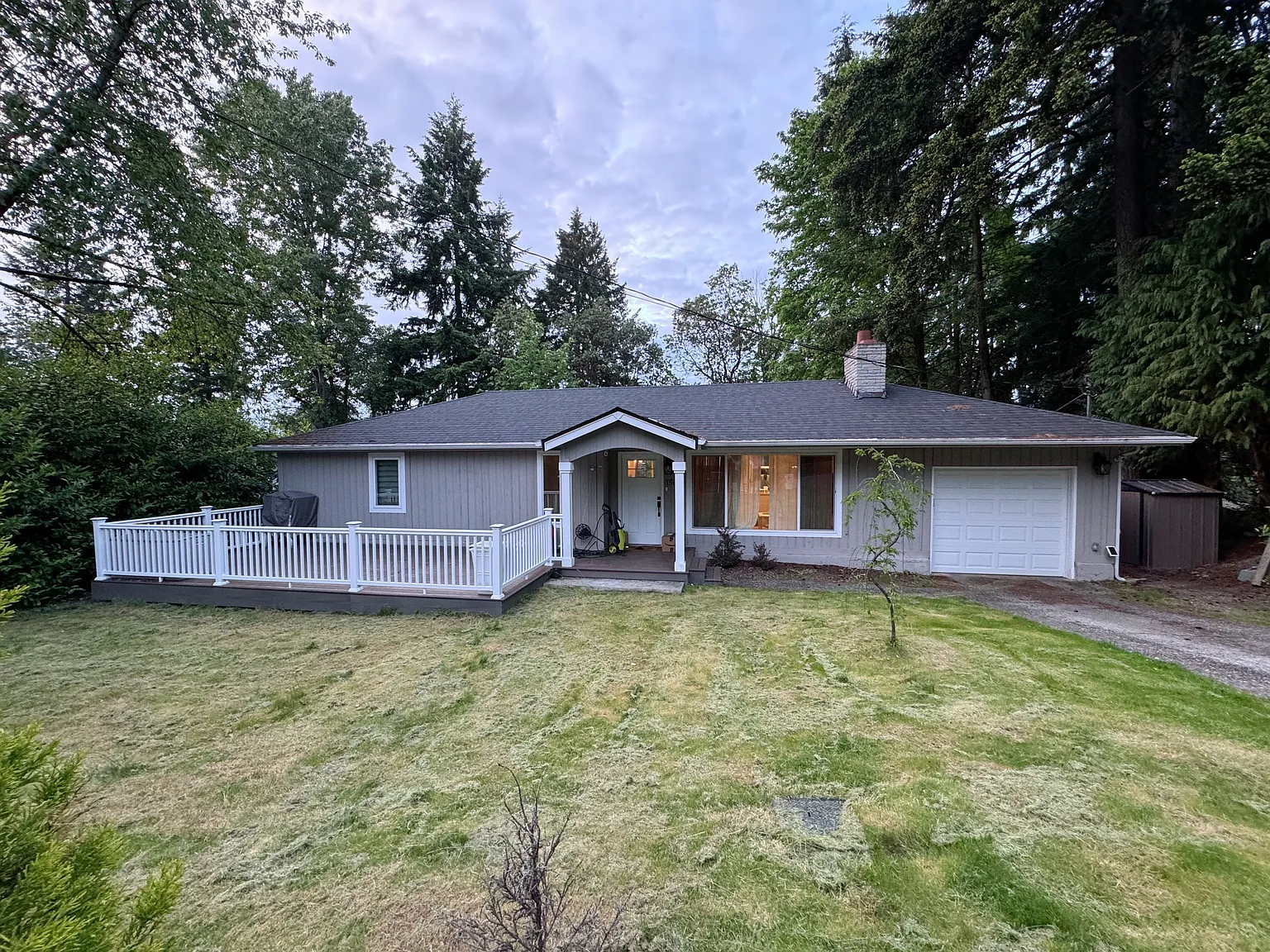 4 bed, 2040 sqft, $900 — Photo 1
