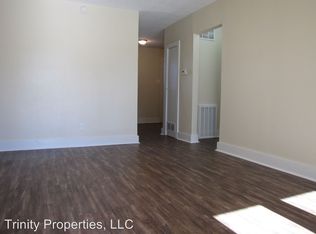 914 SW 33rd St, Topeka, KS 66611