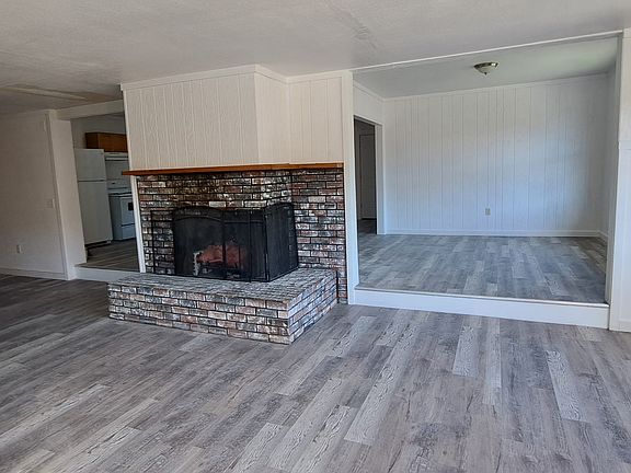3rd image of 1657 Southwest Blvd Unit 2