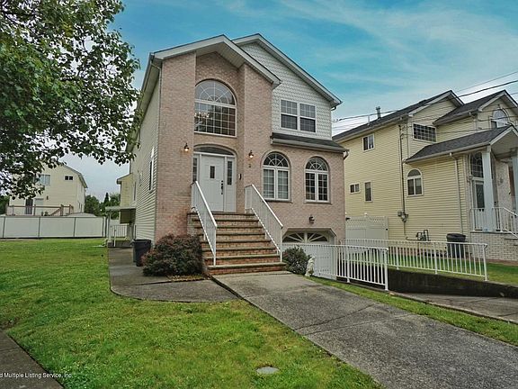 2nd image of 2 Herrick Ave