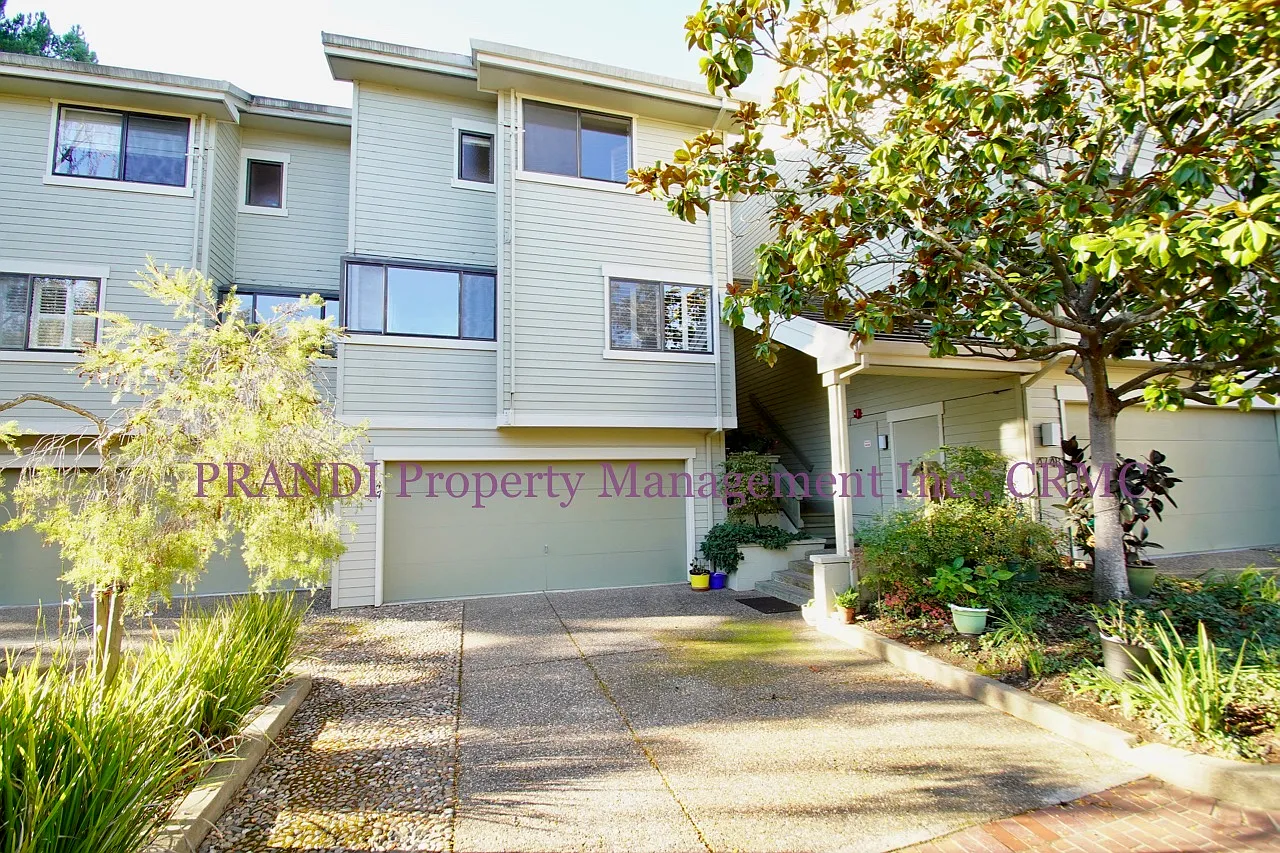 47 Eucalyptus Knoll St photo 1