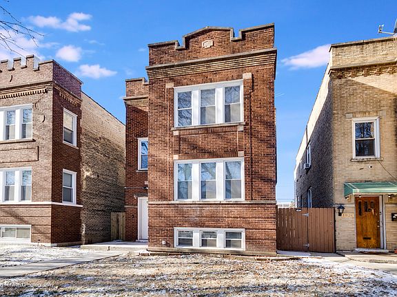 3rd image of 1822 N Luna Ave