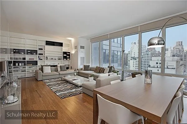 Sold by Schulman Realty LLC | media 2