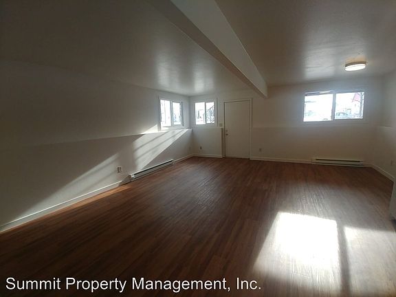 5th image of 1816 Stoddard St APT B