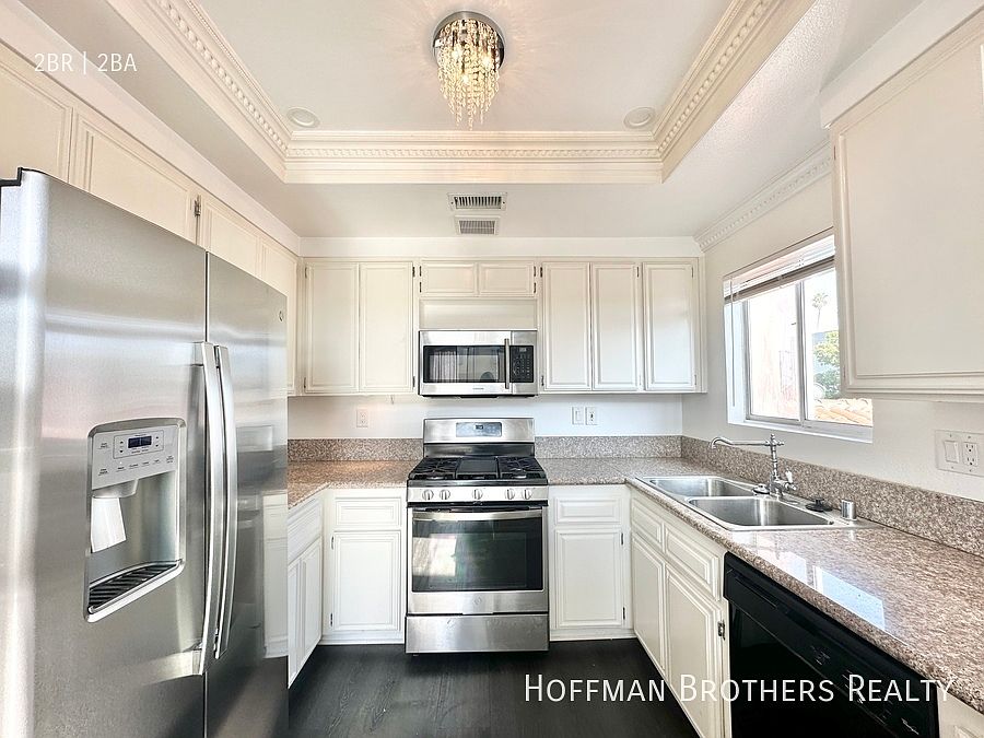 1st image of 1134 S Shenandoah St #301