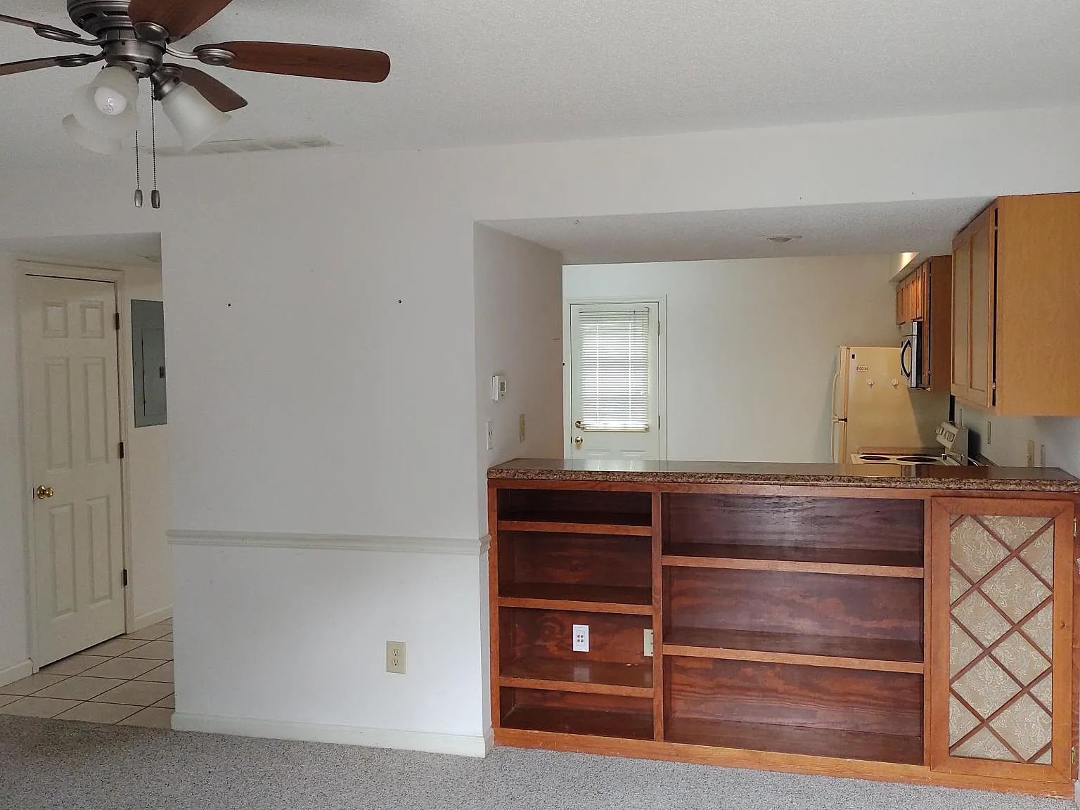 2 bed, 2.5 bath, 1240 sqft, $1,450 — Photo 2