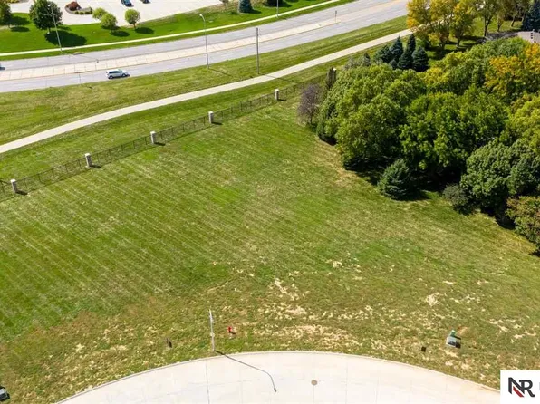 867 Arbor Dr, Blair, NE 68008