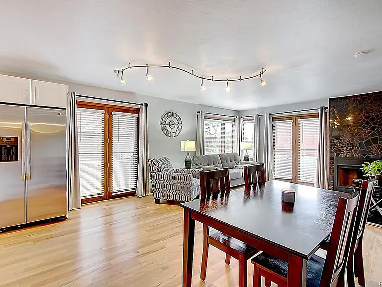 704 N Pearl St #209F — Photo 3