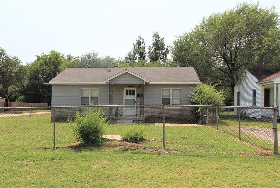 1st image of 4020 SE 10th St