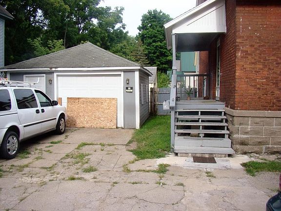 3rd image of 738 E Stockbridge Ave