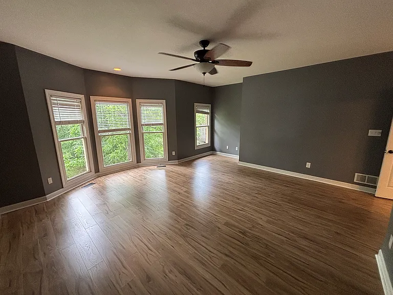 10601 Taylor Farm Ct — Photo 11