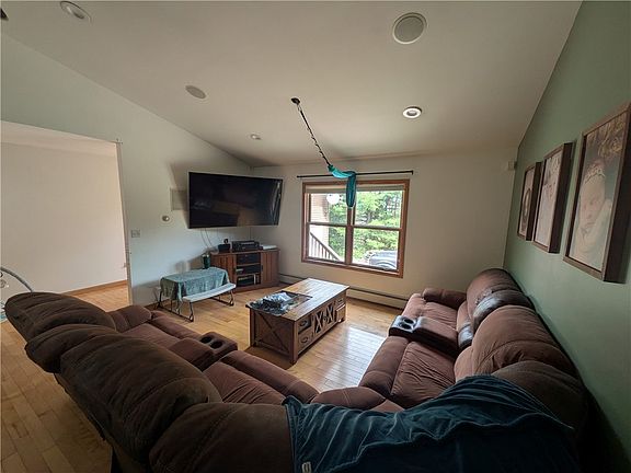 4th image of 172 Albee Hill Rd