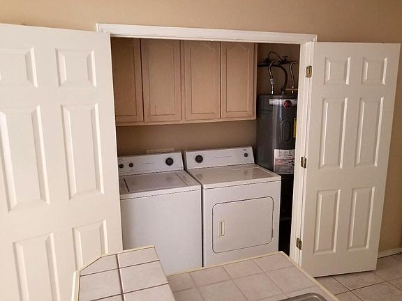 5th image of 2408 Candlelight Ln APT 3