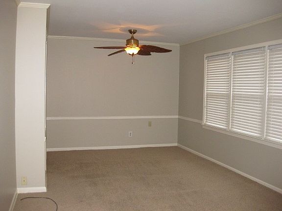 4th image of 1010 Novarese Ave