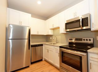 327 W Fullerton Pkwy #307, Chicago, IL 60614