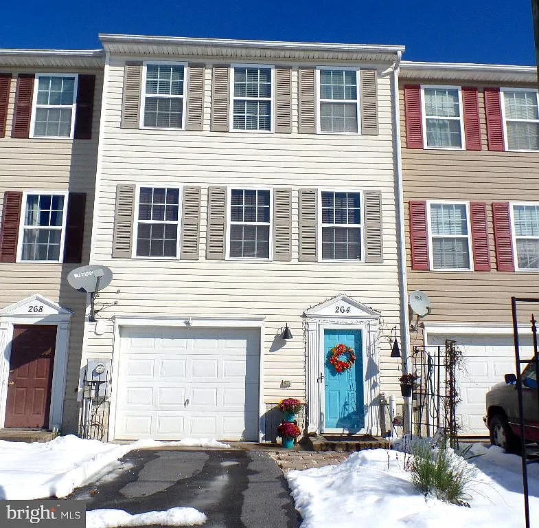 264 Topaz Ln photo 1