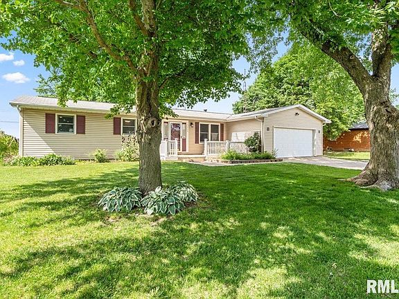 5th image of 1204 Pine Ln
