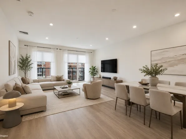 2025 Ocean Avenue image 1 of 7