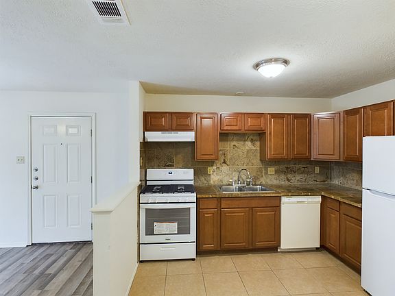 5th image of 1403 Gramma Ct