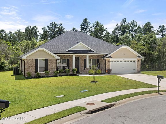 2nd image of 6285 Emerald Lake Dr