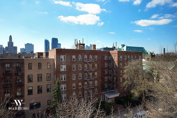 Sold by Warburg | media 19