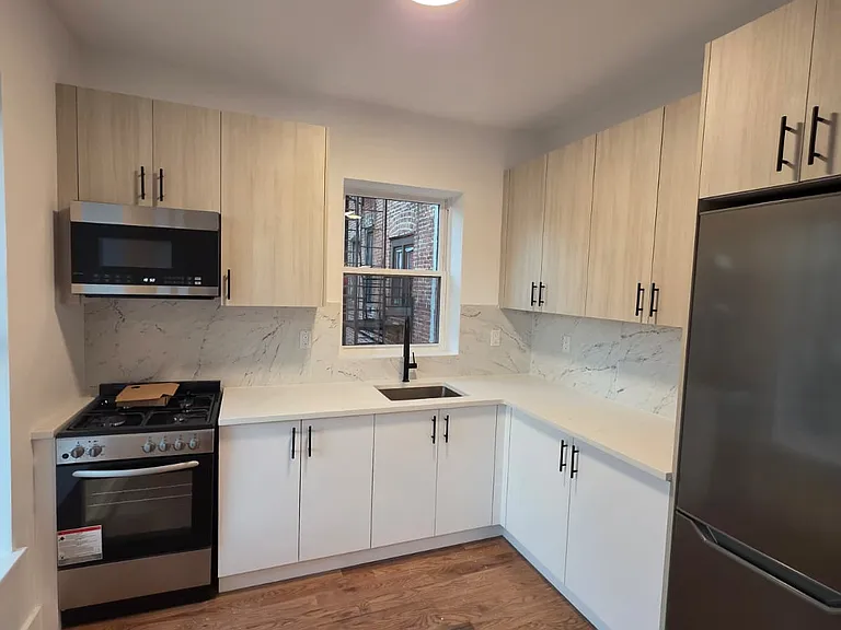 286 Hawthorne Ave #4BR — Photo 2