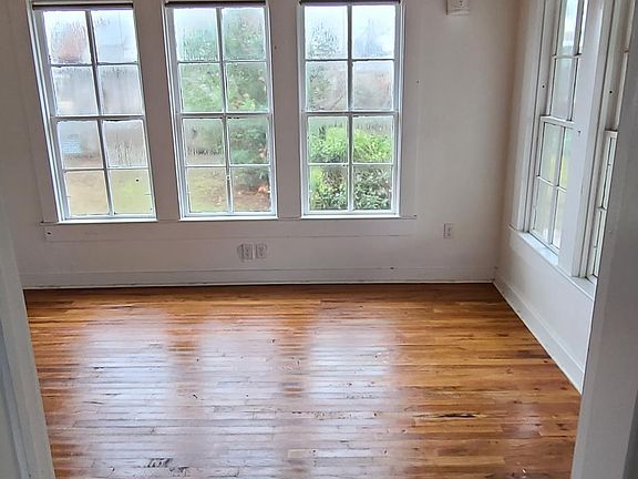 4th image of 9515 Hergotz Ln