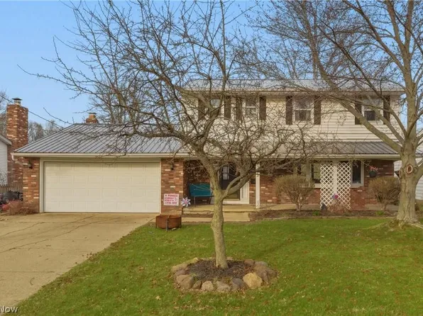 372 Briar Lake Dr, Elyria, OH 44035