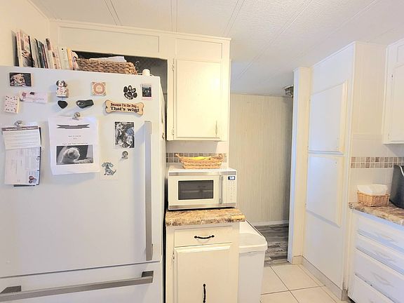4th image of 892 Calamondin Ct