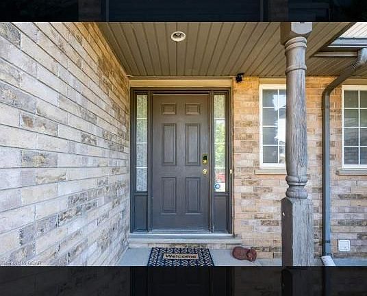 2nd image of 68 Wood Grove Cres