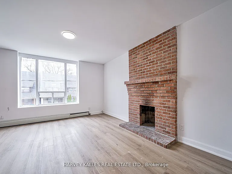 1046 Bathurst St #1 — Photo 6