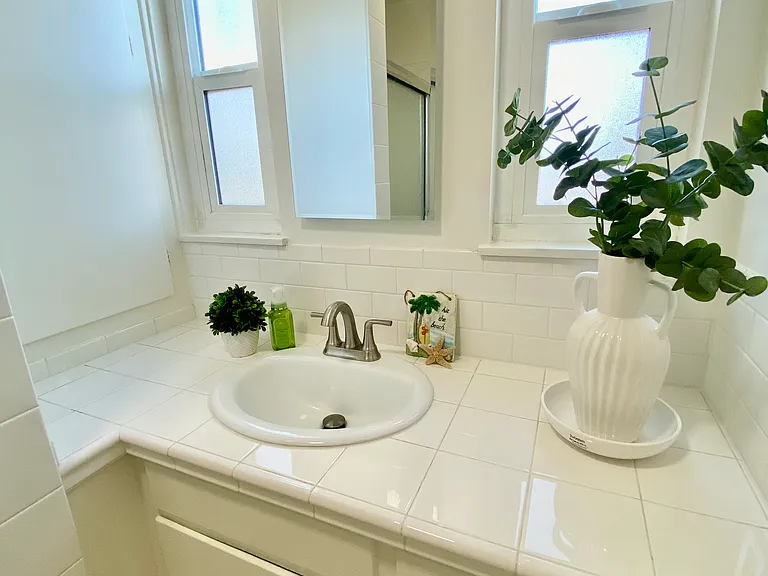 918 E Imperial Ave #4 — Photo 11