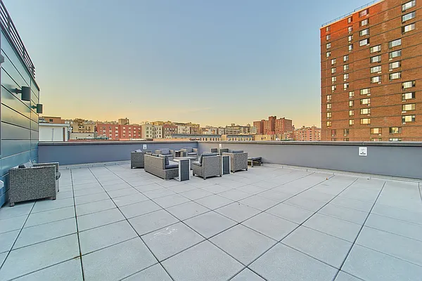 Rented by Compass | media 21