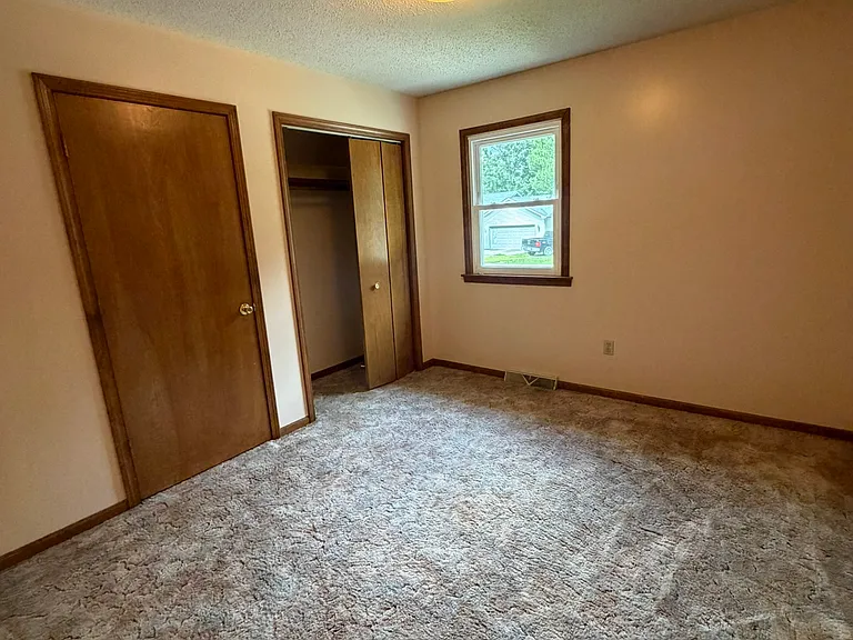 20740 Harris Ln — Photo 7