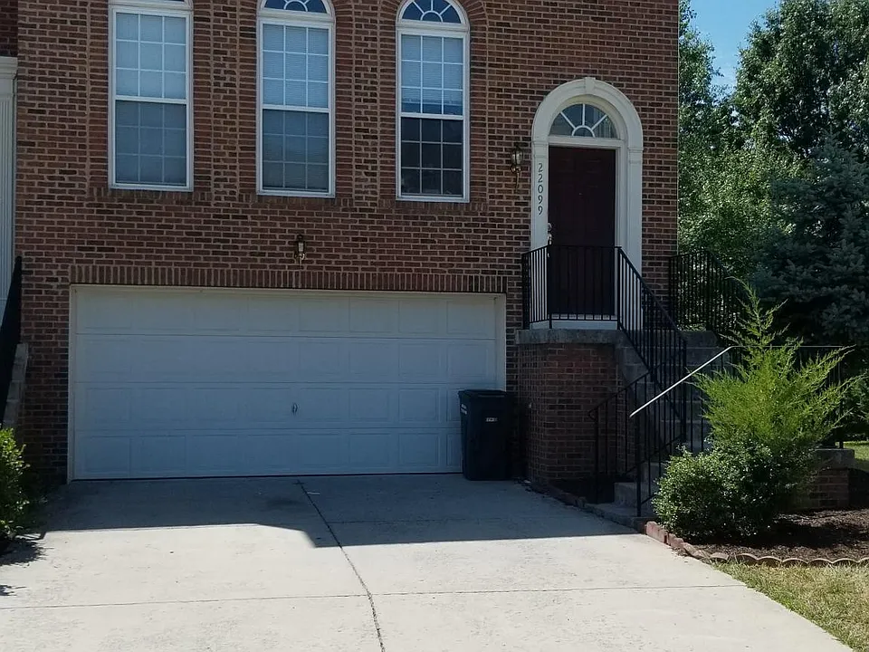 22099 Chelsy Paige Sq