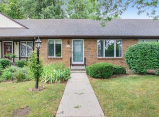 2345 Radcliff Dr SE, Grand Rapids, MI 49546