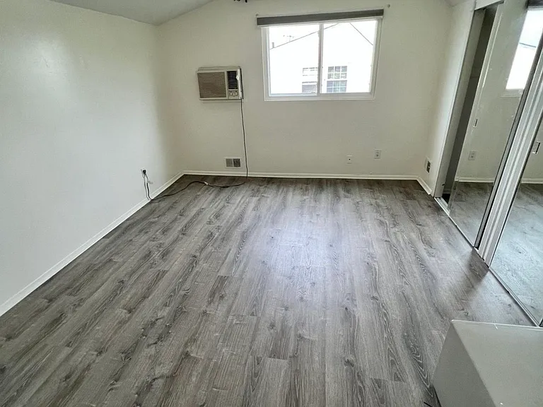 51 Cooke St #2 — Photo 12