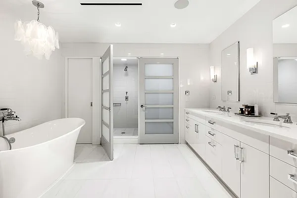 Sold by Compass | media 17