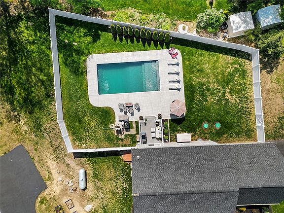 4th image of 4 Bella Woods Ct