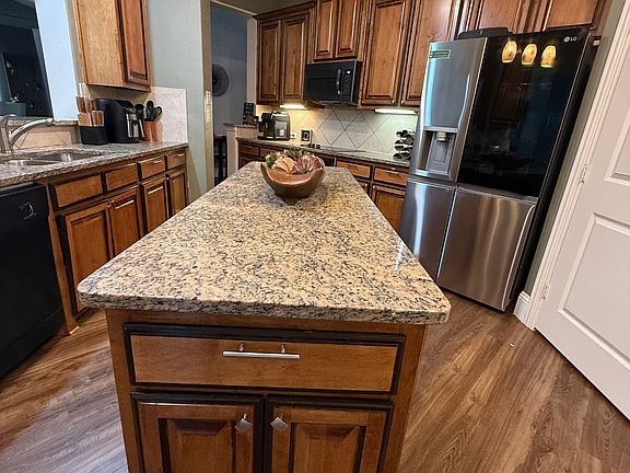 5th image of 5521 Dorchester Ln