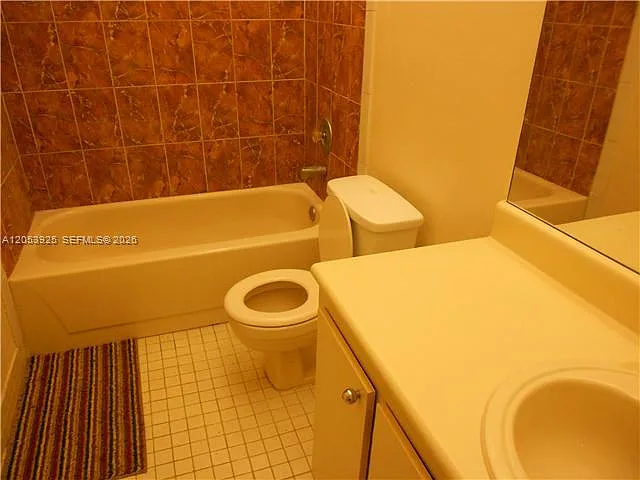 829 NE 199th St #204 — Photo 9