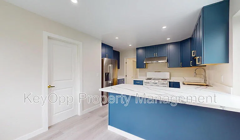 976 Masson Ave #3 — Photo 2