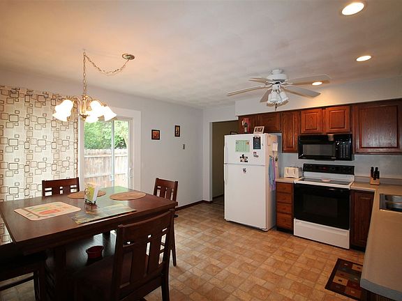 4th image of 4218 Oldwyck Dr