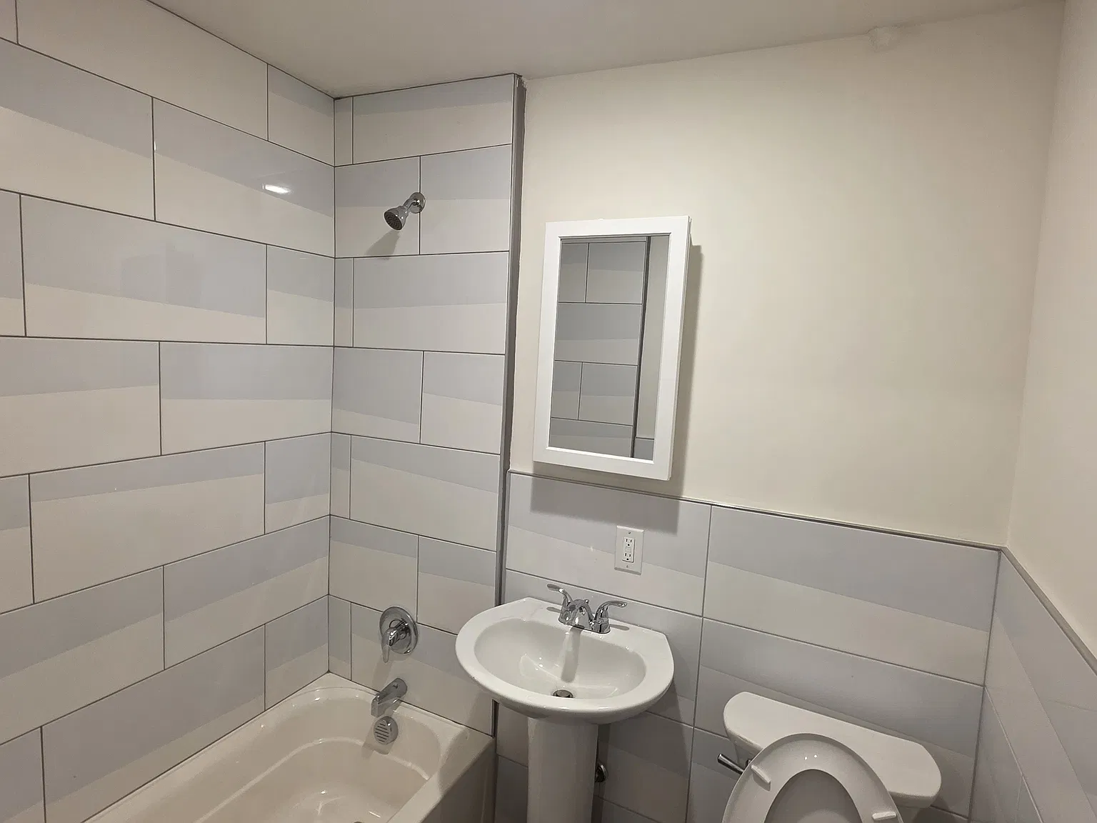 2 bed, $2,600 — Photo 2